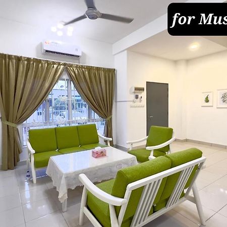De Qasturee Klia@Kota Warisan Homestay Nearest To Airport Kampong Besut المظهر الخارجي الصورة