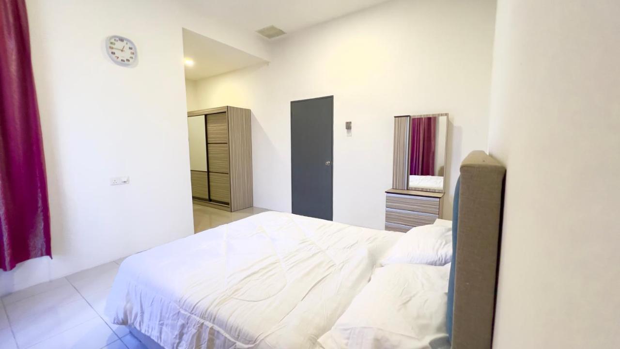 De Qasturee Klia@Kota Warisan Homestay Nearest To Airport Kampong Besut المظهر الخارجي الصورة