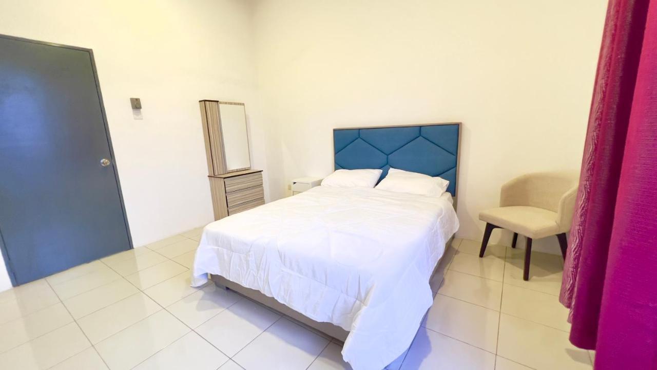 De Qasturee Klia@Kota Warisan Homestay Nearest To Airport Kampong Besut المظهر الخارجي الصورة
