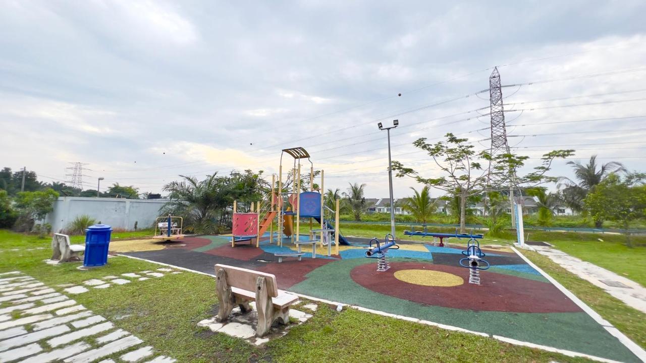 De Qasturee Klia@Kota Warisan Homestay Nearest To Airport Kampong Besut المظهر الخارجي الصورة