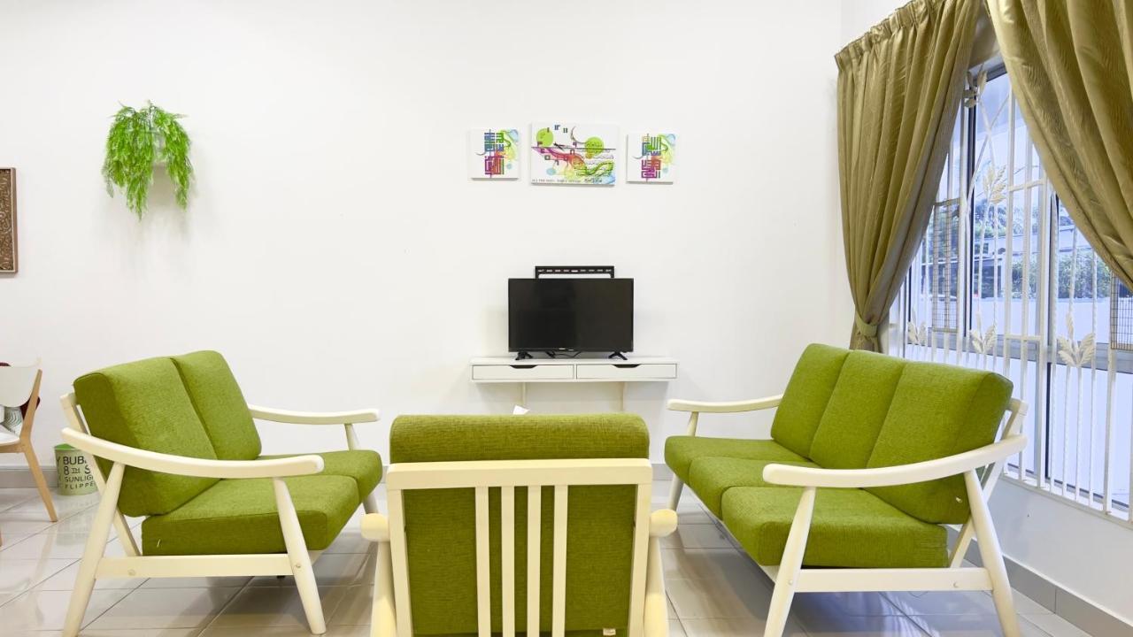 De Qasturee Klia@Kota Warisan Homestay Nearest To Airport Kampong Besut المظهر الخارجي الصورة