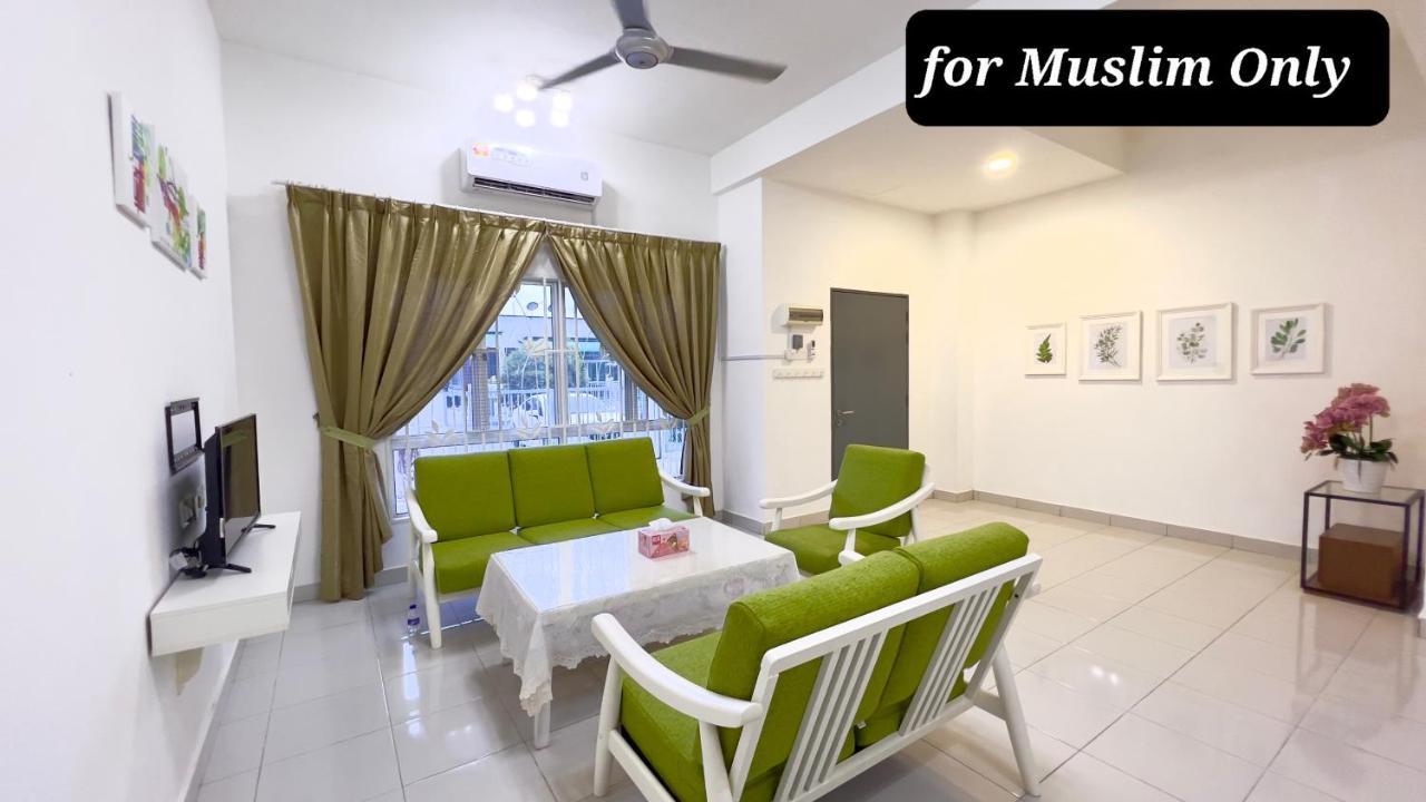 De Qasturee Klia@Kota Warisan Homestay Nearest To Airport Kampong Besut المظهر الخارجي الصورة