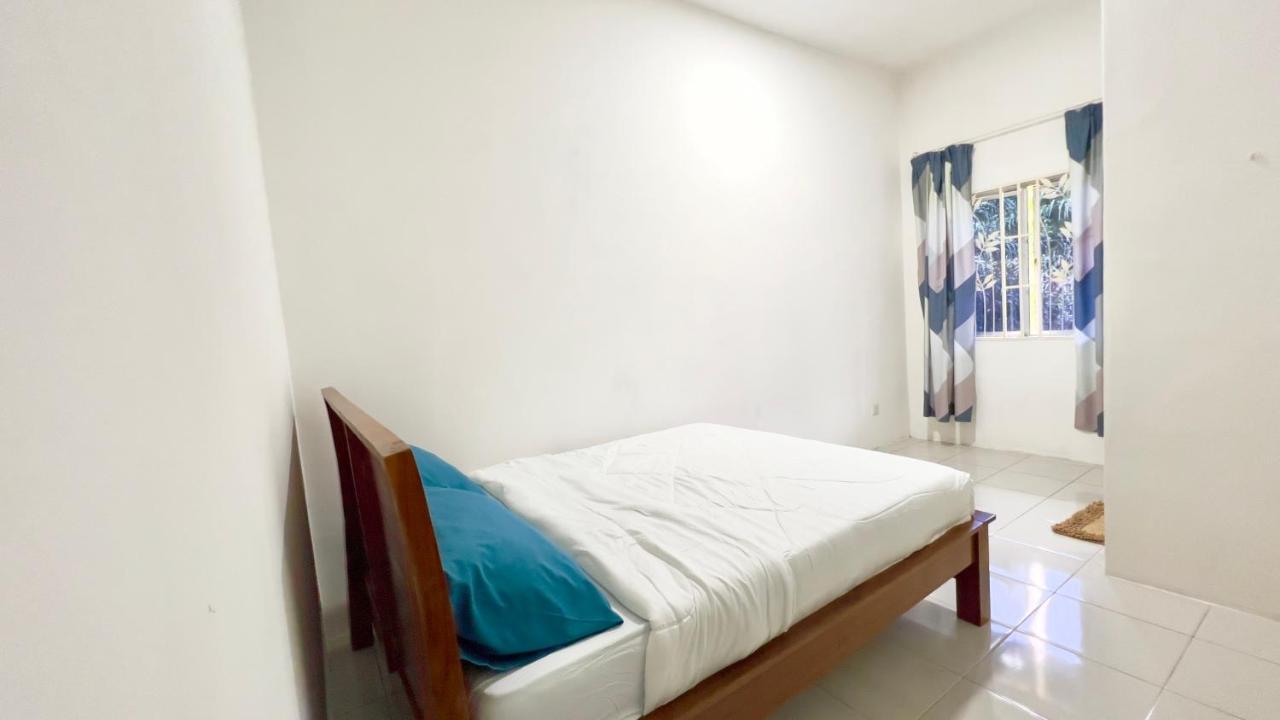 De Qasturee Klia@Kota Warisan Homestay Nearest To Airport Kampong Besut المظهر الخارجي الصورة
