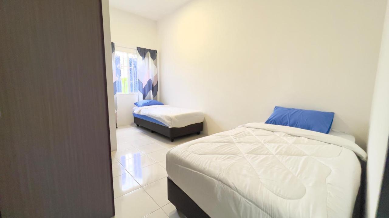 De Qasturee Klia@Kota Warisan Homestay Nearest To Airport Kampong Besut المظهر الخارجي الصورة