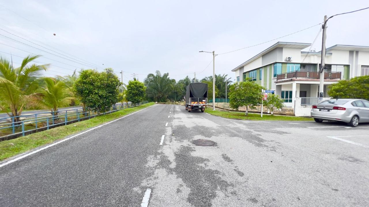 De Qasturee Klia@Kota Warisan Homestay Nearest To Airport Kampong Besut المظهر الخارجي الصورة
